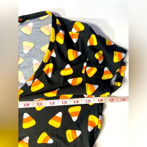 Grumpy & Gorgeous - BITE ME Candy Corn Short Bottom Onesie w/ Butt Flap 🍭🎃 - Picture 6 of 14